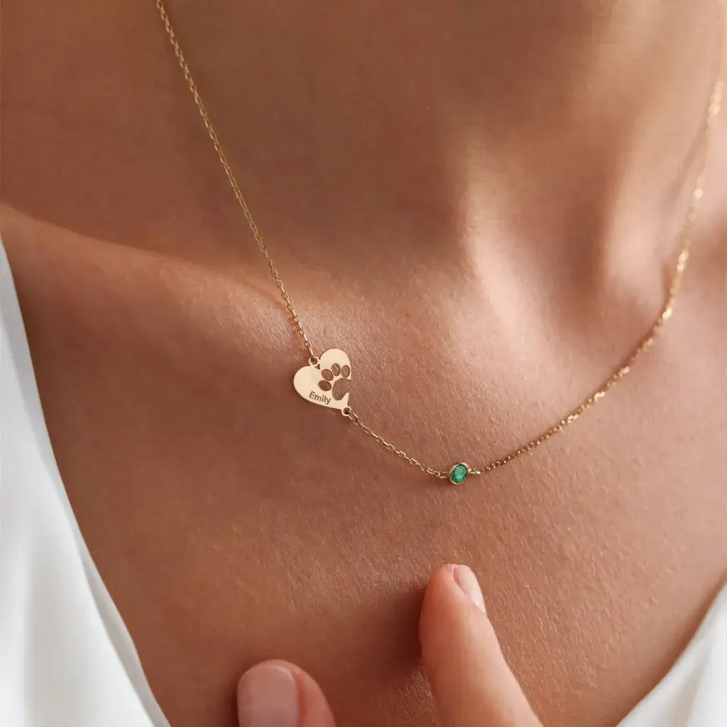 Colar em Pata e Coração com Nome Personalizado