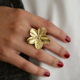 Anel Flor de Cerejeira Ajustável (Banhado a Ouro 18K)
